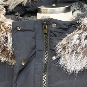 Ventes en gros de manteaux longs en duvet de canard pour femmes, noirs, longs, de marque, avec fourrure - Product Image 4