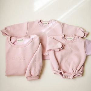 OEM Ensembles <span class=keywords><strong>de</strong></span> vêtements assortis pour maman et fils avec logo personnalisé Ensembles <span class=keywords><strong>de</strong></span> vêtements pour maman et moi 100% coton <span class=keywords><strong>Ensemble</strong></span> <span class=keywords><strong>de</strong></span> vêtements pour filles teints en tissu uni pour adultes - Product Image 2
