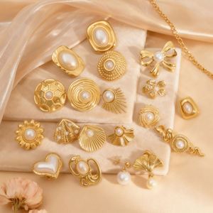 Pendientes de Perlas Colgantes Chapados en Oro para Mujer, Joyería de Moda al por Mayor, Pendientes de Acero Inoxidable con Variedad de Formas de Flores y Corazones - Product Image 1