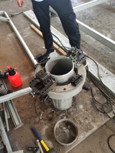 Machine de découpe et de chanfreinage à froid à montage externe haute efficacité ESCG408 pour tubes de 4 à 8 pouces - Product Image 1