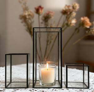 Ensemble de 3 lanternes de table décoratives <span class=keywords><strong>en</strong></span> métal avec cadre <span class=keywords><strong>en</strong></span> fer et couvercle <span class=keywords><strong>en</strong></span> <span class=keywords><strong>verre</strong></span>, forme géométrique rectangulaire, coupe-vent - Product Image 6