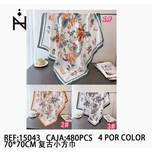 Foulard quadrato 70x70 cm con stampa floreale stile vintage per donna, accessorio moda - Product Image 3