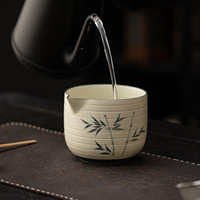 Ensemble de Matcha Peint à la Main – Kit Cérémonie du Thé Quatre Pièces en Céramique Rayée avec Bol à Thé à Bec Verseur, Support Chasen et 100 Accessoires pour Thé Matcha