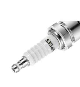 Piezas de automóviles de alta calidad Nuevo 6511 2140 BP5ES Bujía para automóviles VW Venta al por mayor Sistemas de motor automático Fabricante de bujías - Product Image 4