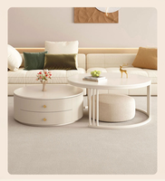 Table basse blanc pur avec base en métal, rangement, plateau en résine durable, design moderne et luxueux pour la maison, les petits appartements et les salons