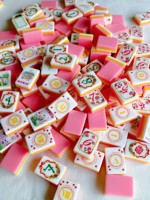 Jeu de Mahjong Américain Pliable Moderne Rose Secret Garden 160 Tuiles en Acrylique 3 Couches Motif Floral Botanique 1.26*0.91*0.45in – Cadeau de Fêtes