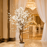 Décoration florale d'intérieur pour hôtels et mariages - Grands arbres et arrangements floraux artificiels