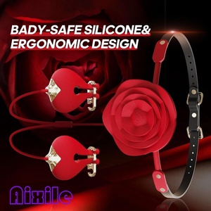 Pinza Vibradora para Pezones 2 en 1 Ajustable con Collar de Rosa y Mordaza Bucal, Estimulación de Pezones y Clítoris con 10 Modos para Mujeres y Parejas - Product Image 3