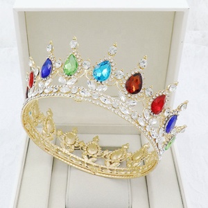 Tiaras <span class=keywords><strong>de</strong></span> Cristal Grandes Personalizadas al por Mayor, Plateadas, con Diseño <span class=keywords><strong>de</strong></span> Princesa, Estilo Redondo, para Concursos <span class=keywords><strong>de</strong></span> Belleza, <span class=keywords><strong>Coronas</strong></span> <span class=keywords><strong>de</strong></span> Reina Doradas Personalizadas - Product Image 4