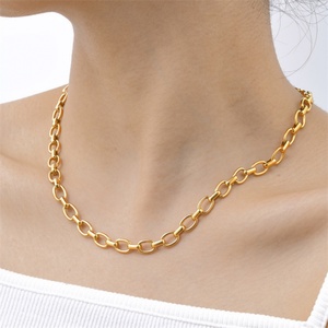Vente en gros de collier et bracelet double en acier inoxydable plaqué or 18 carats, chaîne cubaine personnalisée - Product Image 3