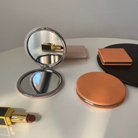 Monogram Design Charm Miroir de maquillage pliable double face Miroir de poche intelligent