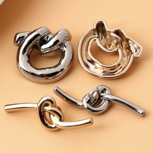 30Mm Thời Trang Hình Học Xoắn Knot Kim Loại Nút Cho May Mặc Phù Hợp Với <span class=keywords><strong>Blazer</strong></span> Áo Len Trang Trí Vàng Bạc Nút Quần Áo - Product Image 3