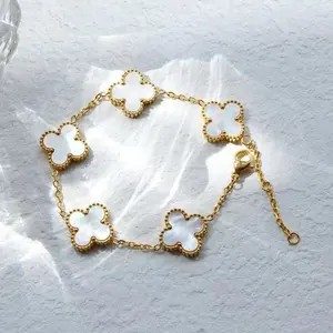 Großhandel Schmuck Set Geschenk Edelstahl 18 Karat Gold Frauen Lucky Flower Halskette Armband