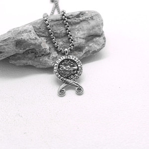 Yunnique – collier avec pendentif loup en acier titane, bijoux unisexes à la mode, design animal rond, chaîne de style rétro - Product Image 1