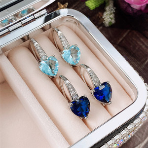 Orecchini pendenti in cristallo a forma di cuore per donna, accessori di moda romantici ed eleganti da indossare ogni giorno - Product Image 3