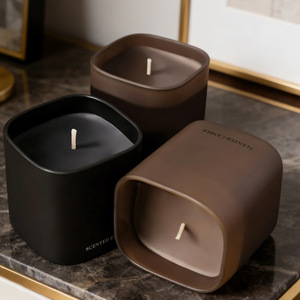 Vela Aromática Cuadrada Colorida en Caja de Regalo de Lujo, Vela Perfumada de Larga Duración, Decoración para el Hogar, Vela Aromática para Crear Ambiente - Product Image 1