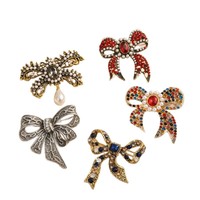 Nouvelle broche nœud papillon rétro en alliage, style européen et américain, avec perles et strass – Épingle de corsage unisexe exquise et polyvalente