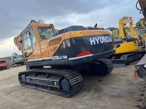 รถขุดไฮดรอลิกแบบตีนตะขาบ Hyundai 220LC-9S ปี 2001 รุ่น 22 ตัน มือสอง พร้อมเครื่องยนต์และปั๊มสำหรับงานดิน - Product Image 4