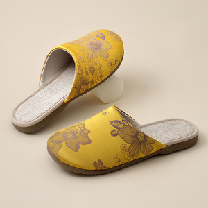 2026 New High Grade Chinese Style Embroidered Linen Slippers Women Non Slip Four Season Indoor Home Footwear - Product Image 5