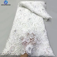 Tissu en dentelle guipure 3D de luxe Sinya avec broderie pour femmes, 5 yards, pierres en verre en forme de goutte d'eau, dentelle soluble dans l'eau