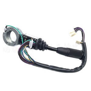 Interruptor Combinado JK369W2 3774-00001 para Control de Luces, Señales de Giro, Bocina y Limpiaparabrisas de Autobús - Product Image 1