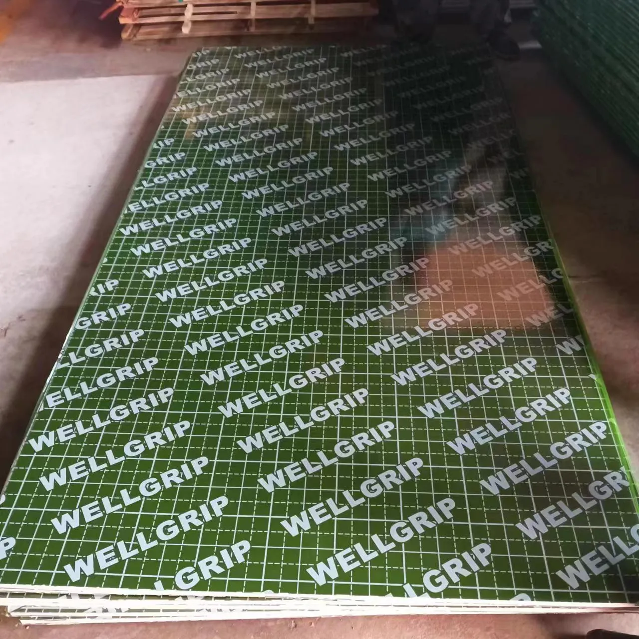 18mm miglior verde Pp pellicola con rivestimento compensato di plastica verde Pvc calcestruzzo cassaforma compensato per la costruzione