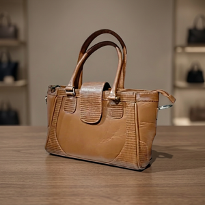 Sac à main en cuir véritable BS INTERNATIONAL pour femmes, style western, logo de marque personnalisé imprimé, fermeture éclair étanche, durable - Product Image 1