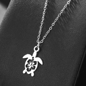 Ensemble collier et bracelet en acier inoxydable avec pendentif tortue, bijoux à thème animalier de dessin animé pour usage quotidien - Product Image 4