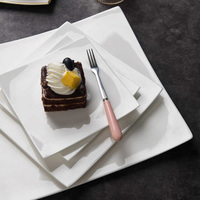 Assiette carrée haut de gamme en porcelaine fine pour le thé de l'après-midi, style occidental, assiette à steak et dessert de style français pour la maison