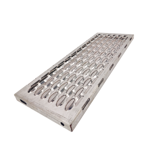Plataforma Antideslizante con Rejilla Perforada y Superficie Dentada para Escaleras y Pisos - Product Image 2