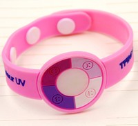 Bon prix Détecteur UV Changement de couleur Bracelet en silicone UV Bracelet en silicone pour réunion, fête ou cadeau d'événement