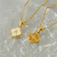 Offre Spéciale trèfle à quatre feuilles A-Z Alphabet charme en acier inoxydable lettre initiale pendentif collier pour les femmes