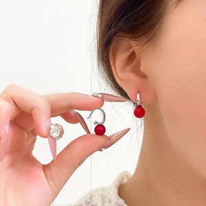 Boucles d'oreilles en argent Sterling S925 avec perles rouges pour femmes, à porter au quotidien, forme de boule géométrique ES1086 - Product Image 3