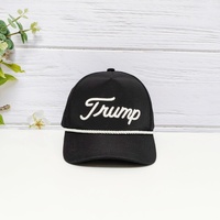 Casquette de baseball personnalisée en gros à 5 panneaux avec visière incurvée, perforations laser, broderie 3D et dos à patch, en polyester à séchage rapide