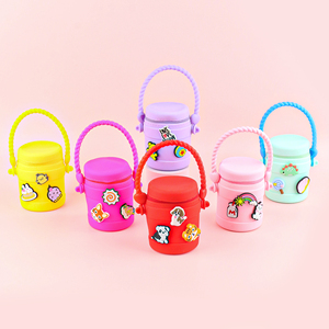 Monedero <span class=keywords><strong>de</strong></span> cubo DIY con dijes <span class=keywords><strong>de</strong></span> dibujos animados - <span class=keywords><strong>Bolsa</strong></span> portátil <span class=keywords><strong>de</strong></span> silicona con llavero y flores <span class=keywords><strong>de</strong></span> zapatos para pintalabios y artículos diversos - Product Image 4