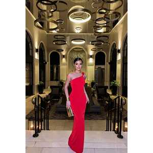 Robe de soirée rouge à détails roses, col montant, manches courtes, coupe empire, pailletée, style A-line, pour bal de promo, soirée de remise de diplôme et banquet - Product Image 5