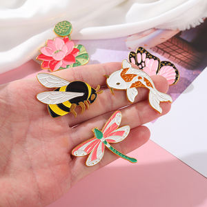 Insect Serie Badge Pin Custom Creatieve Vlinder Bee Dragonfly Plant Lotus Broche Emaille Pin 2022 - Product Image 3