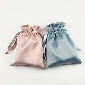Sac à cordon en satin rose et bleu brumeux de haute qualité, pochette à bijoux en soie avec logo personnalisé, petits sacs cadeaux en tissu de luxe - Product Image 2