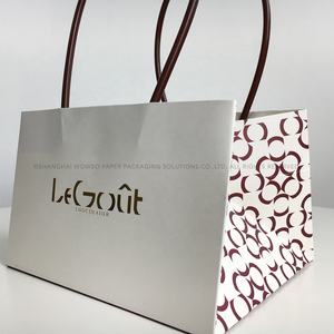 Sac en papier artisanal de luxe pour kit de nettoyage de bijoux avec impression personnalisée de guide d'entretien sur feuille métallisée – Un cadeau de valeur ajoutée pour les détaillants de bijoux - Product Image 4