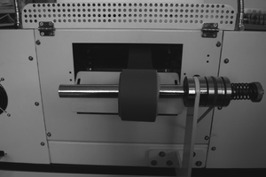 Machine automatique de pose de poches avec fonctions de repassage et de moules ajustables pour la production de poches de jeans et de chemises avant la couture - Product Image 3