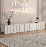 Ensemble meuble TV et table basse en bois massif, style crème français, intégré au sol, mobilier de salon moderne et minimaliste