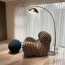 Sofá Moderno de Tres Plazas con Tapizado Bouclé a Rayas, Respaldo Acolchado, Brazos Acolchados, Patas de Madera, Diseño Contemporáneo Multiusos para Sala de Estar - Product Image 2