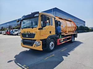 Camion d'aspiration à jet sous vide haute performance HOWO 15 m³ pour le désagréement des fosses septiques, des bassins de sédiments industriels et des canaux de drainage urbains - Product Image 3