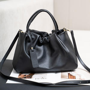 กระเป๋าถือหนังแท้สำหรับผู้หญิง MOQ ต่ำ ความจุเยอะ กระเป๋าสะพายข้าง ดีไซน์หรูหรา ซิปคุณภาพสูง เป็นมิตรกับสิ่งแวดล้อม ดีไซน์จีบแบบคลาวด์ - Product Image 5