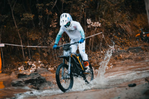 79Bike Pro 8.5KW 72V มอเตอร์ LPMSM จักรยานยนต์วิบากสำหรับผู้ใหญ่ |   มอเตอร์ไซค์ความเร็วสูง 85 กม./ชม. จากคลังสินค้าสหรัฐอเมริกา ให้สมรรถนะสูงสุด 8.5 กิโลวัตต์ - Product Image 4