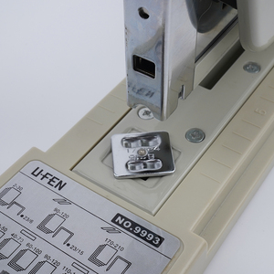 Offre Spéciale <span class=keywords><strong>Agrafeuse</strong></span> MAX Ultra-Robuste pour Agrafage Rapide, Machine à Coudre <span class=keywords><strong>Manuelle</strong></span> Moderne pour Bureau, Matériel Métallique, <span class=keywords><strong>Agrafeuse</strong></span> au Design OEM - Product Image 3