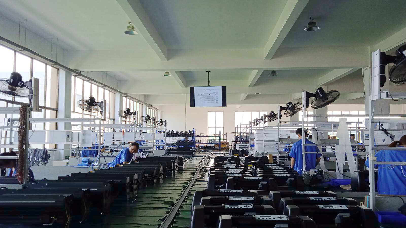 Manual Paper Cutting Plotter Machine With Step Motor 1350mm