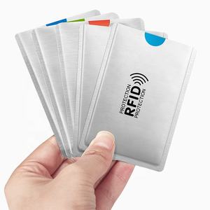 Стандартная печать алюминиевой фольги RFID блокирующий рукав карты для защиты ваших дебетовых карт, кредитных карт и идентификаторов от кражи личных данных - Product Image 1