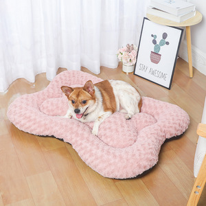 IVYPET lettino per cani antiscivolo in Silicone morbido peluche in velluto Premium letto per cani letti per animali domestici a forma di osso creativo di lusso - Product Image 4