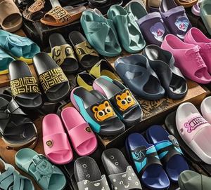 Chaussons d'occasion de haute qualité S05, couleurs et tailles mélangées, vente en gros en vrac, d'occasion, pour hommes et femmes - Product Image 3